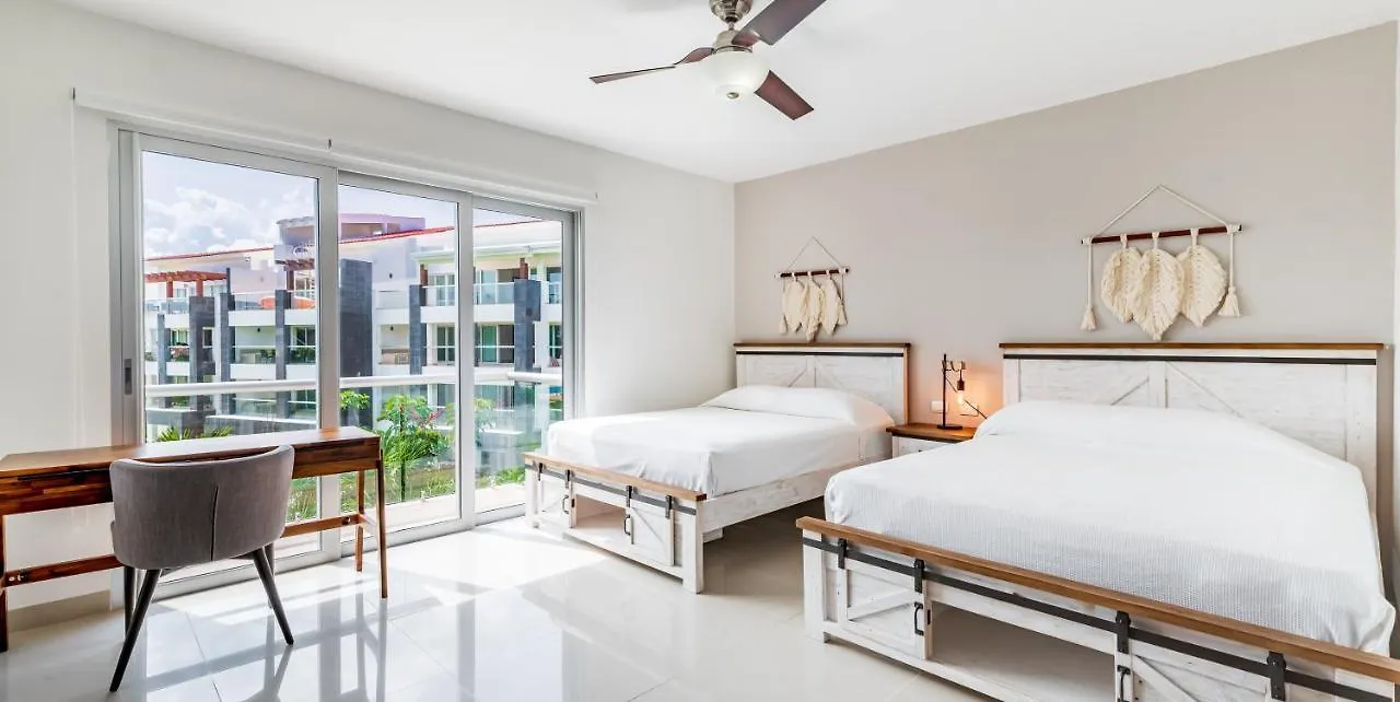 アパート Casa Los Mares Ocean Front Penthouse Condo プレヤデルカーメン メキシコ