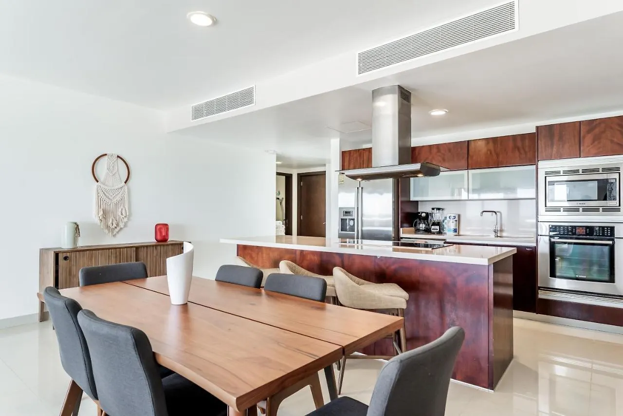 アパート Casa Los Mares Ocean Front Penthouse Condo プレヤデルカーメン