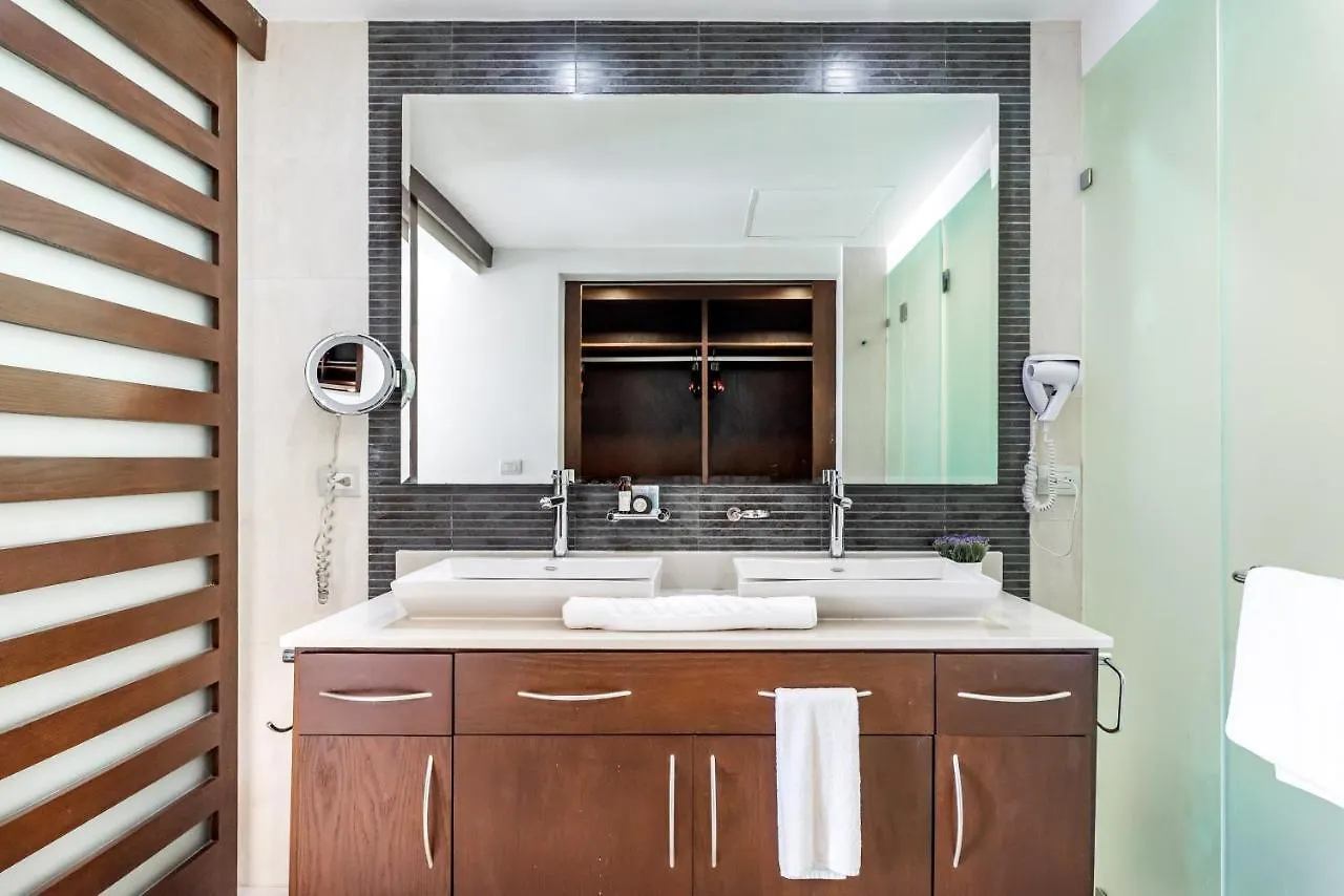 Casa Los Mares Ocean Front Penthouse Condo プレヤデルカーメン アパート