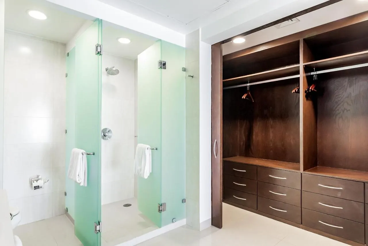 Casa Los Mares Ocean Front Penthouse Condo プレヤデルカーメン アパート