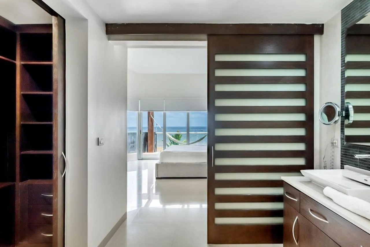 Casa Los Mares Ocean Front Penthouse Condo プレヤデルカーメン アパート