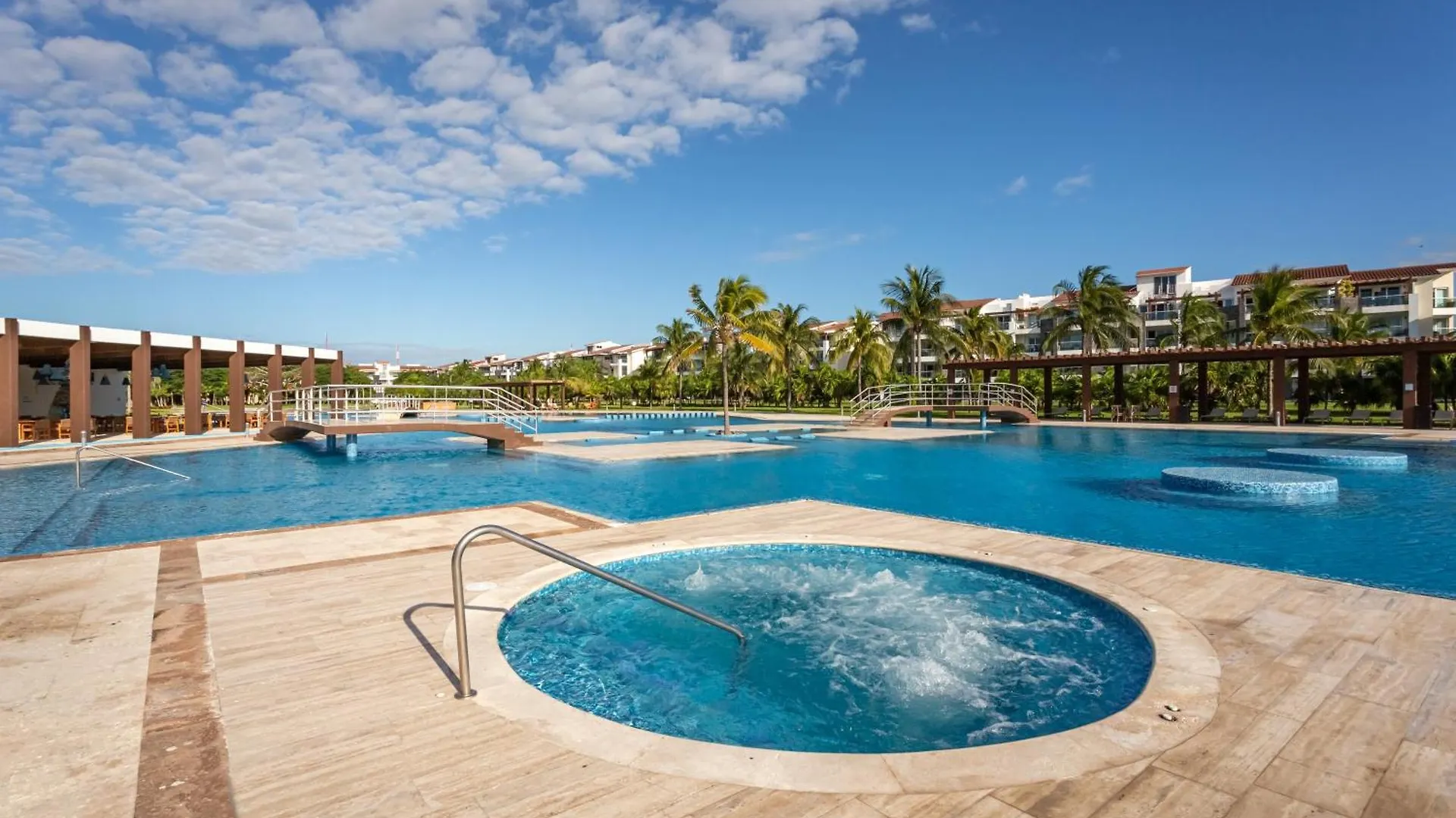 アパート Casa Los Mares Ocean Front Penthouse Condo プレヤデルカーメン メキシコ