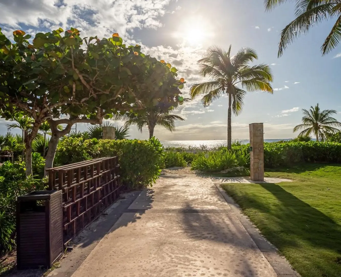 Casa Los Mares Ocean Front Penthouse Condo プレヤデルカーメン アパート