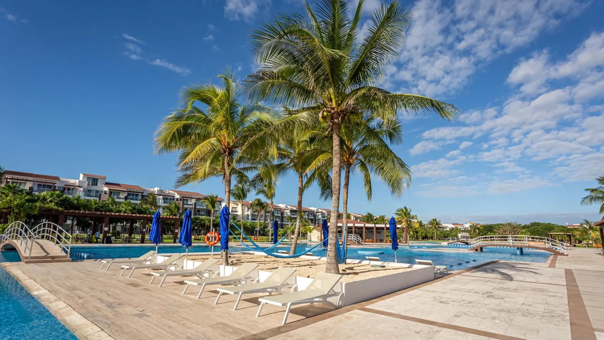 Casa Los Mares Ocean Front Penthouse Condo プレヤデルカーメン アパート