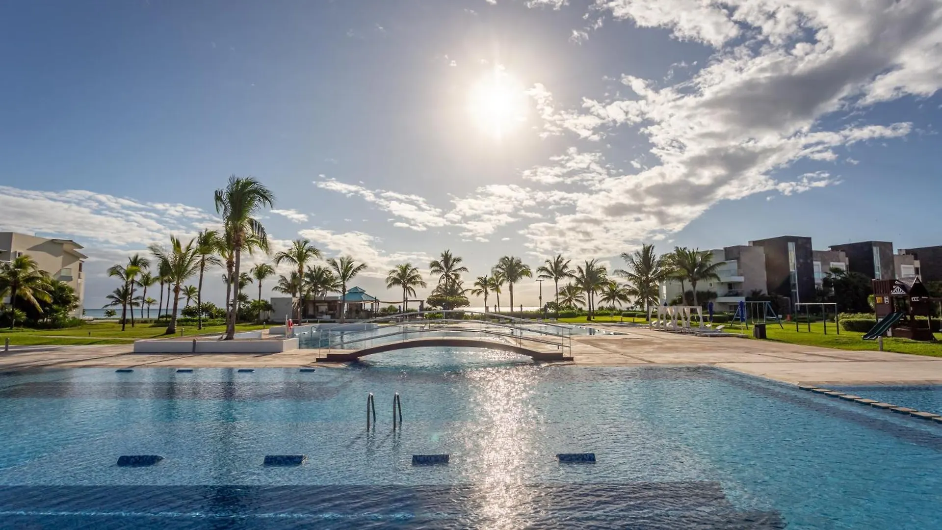 アパート Casa Los Mares Ocean Front Penthouse Condo プレヤデルカーメン メキシコ