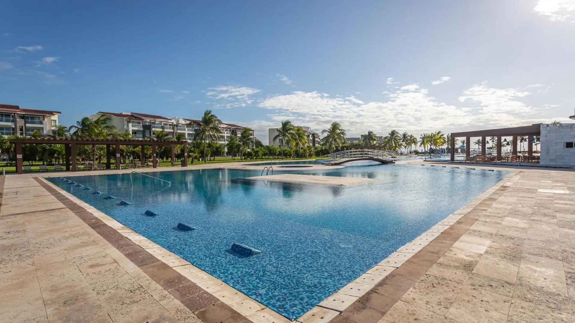 Casa Los Mares Ocean Front Penthouse Condo プレヤデルカーメン アパート