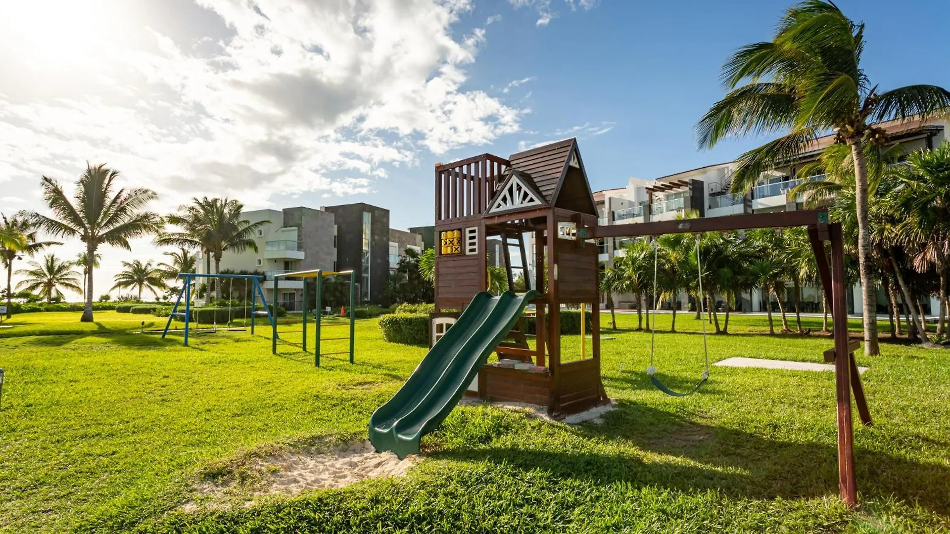 Casa Los Mares Ocean Front Penthouse Condo プレヤデルカーメン